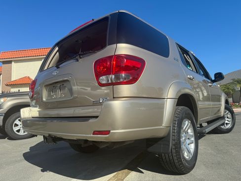 Used 2005 Toyota Sequoia SR5 image 9