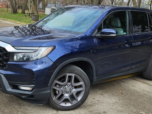 Used 2023 Honda Passport EX-L image 2