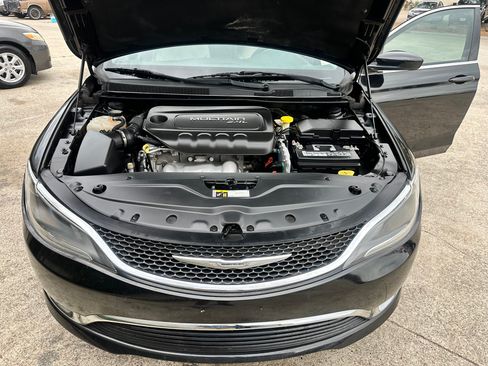 Used 2016 Chrysler 200 Limited image 7