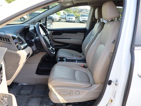 Used 2023 Honda Odyssey Touring image 12
