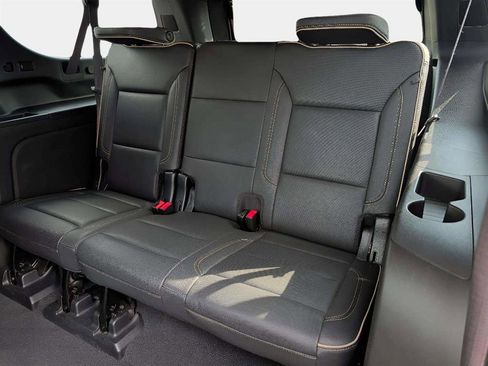 Used 2022 GMC Yukon XL SLT image 18