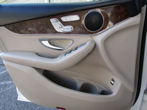 Used 2016 Mercedes-Benz GLC 300 image 17