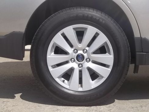 Used 2018 Subaru Outback 2.5i Premium AWD/4WD image 16