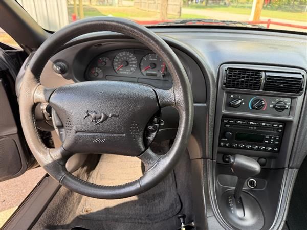 Used 2001 Ford Mustang Deluxe Convertible RWD image 9