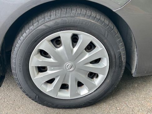 Used 2018 Nissan Versa 1.6 S Plus FWD image 29