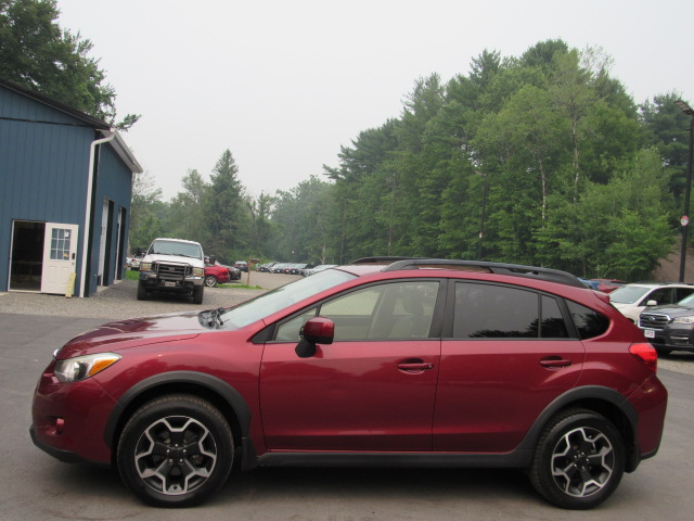 Used 2014 Subaru XV Crosstrek 2.0i Limited AWD/4WD image 3