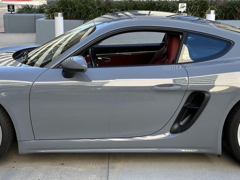 Used 2024 Porsche 718 Cayman GTS image 7