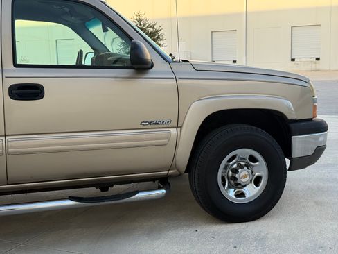 Used 2004 Chevrolet Silverado 2500 LS RWD image 53
