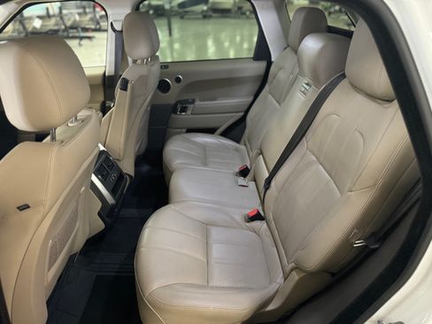 Used 2016 Land Rover Range Rover Sport SE image 14