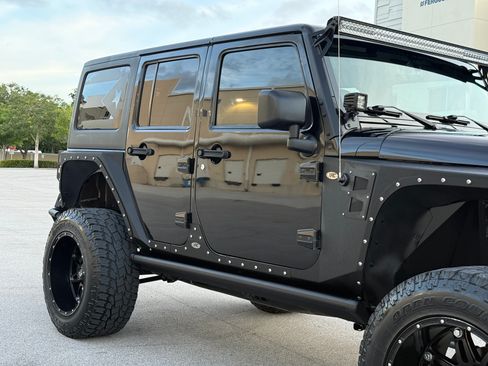 Used 2015 Jeep Wrangler 4WD Unlimited Sport image 60