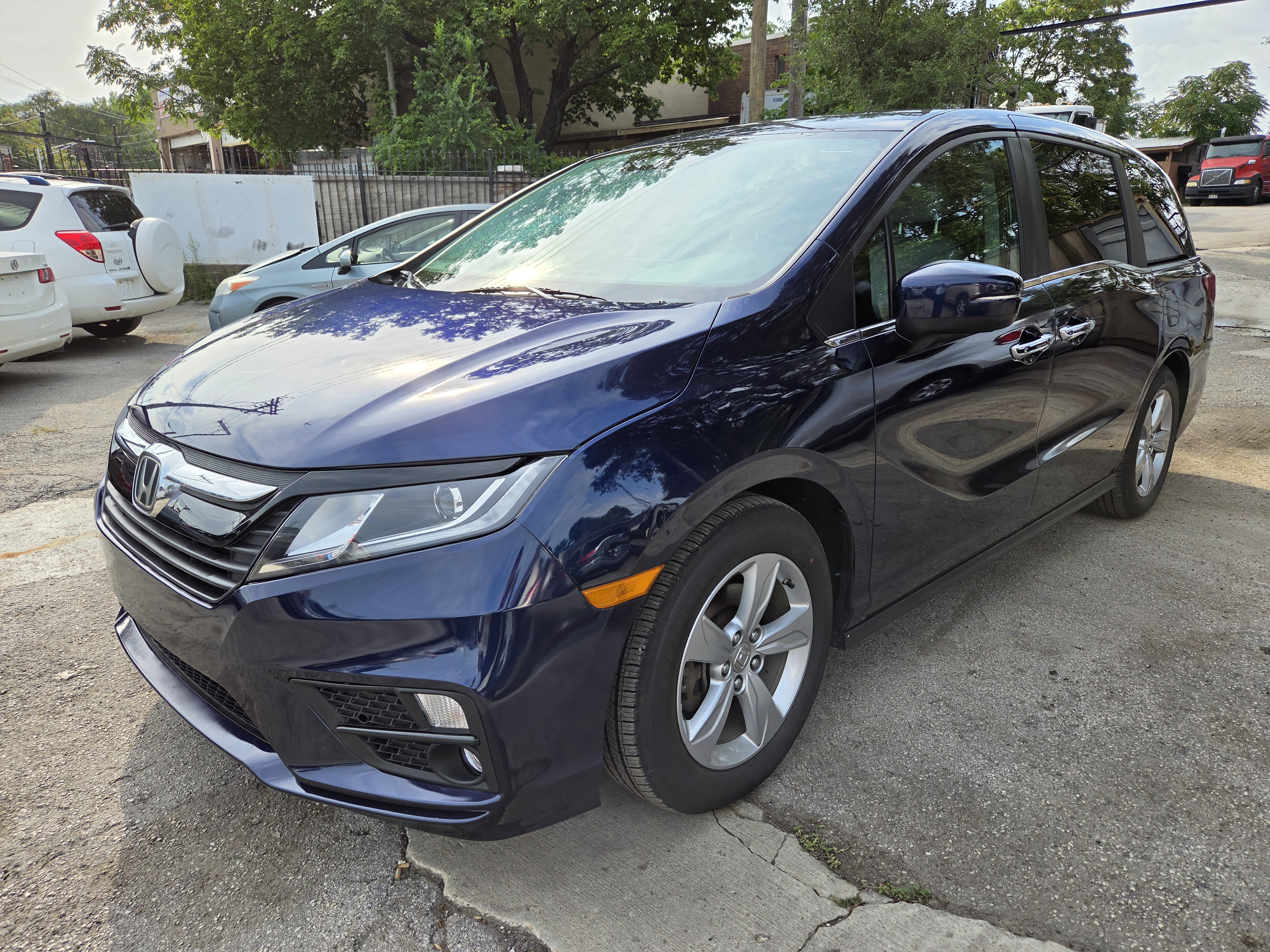 Used 2019 Honda Odyssey EX image 1