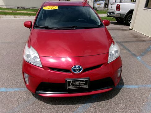Used 2014 Toyota Prius Two image 10