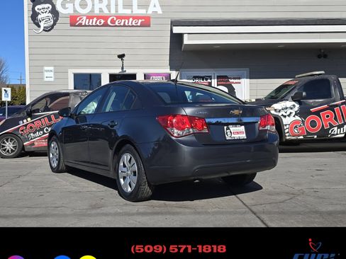 Used 2013 Chevrolet Cruze LS image 5