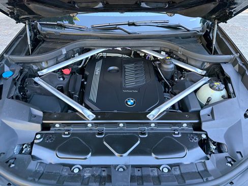 Used 2022 BMW X7 xDrive40i AWD/4WD image 8