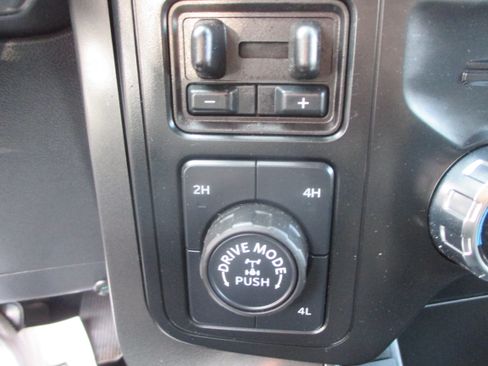 Used 2024 Ford F150 XLT image 8