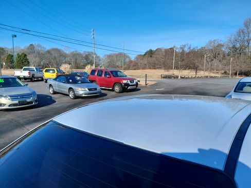 Used 2011 Suzuki SX4 LE image 8