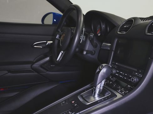 Used 2022 Porsche 718 Cayman S image 79