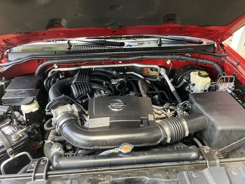 Used 2015 Nissan Xterra 2WD image 14