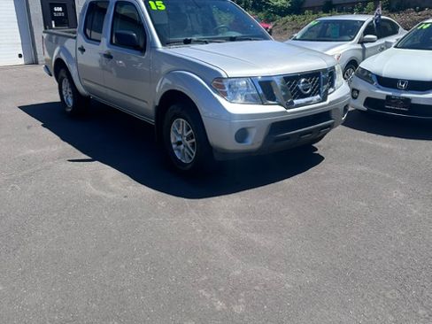 Used 2015 Nissan Frontier 4x4 Crew Cab image 7