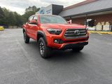 Used 2017 Toyota Tacoma TRD Off-Road image 2