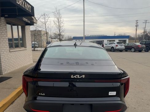 Used 2025 Kia K4 LXS image 4