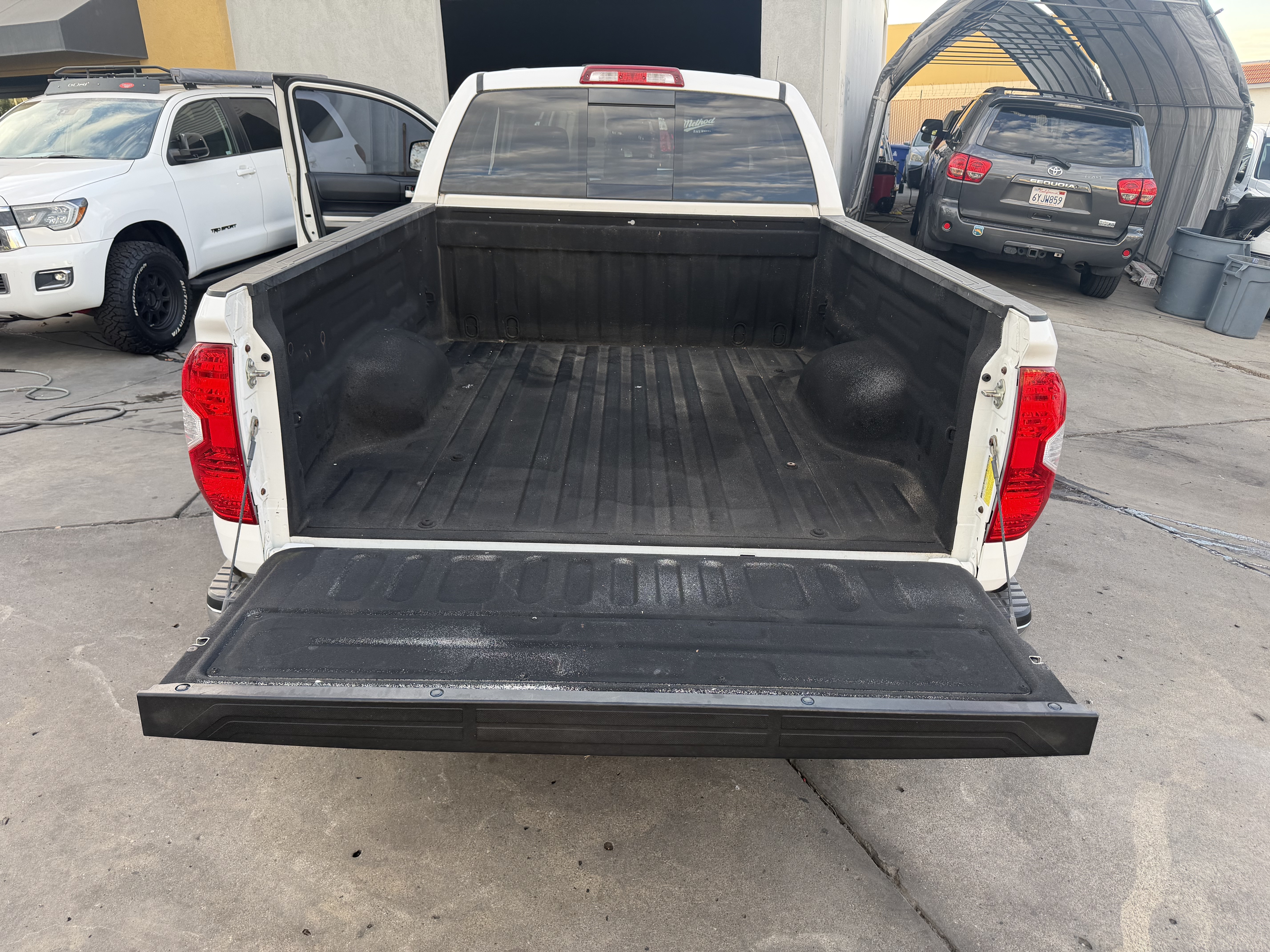 Used 2015 Toyota Tundra 4x4 SR5 w/ TRD Off-Road Pkg image 10