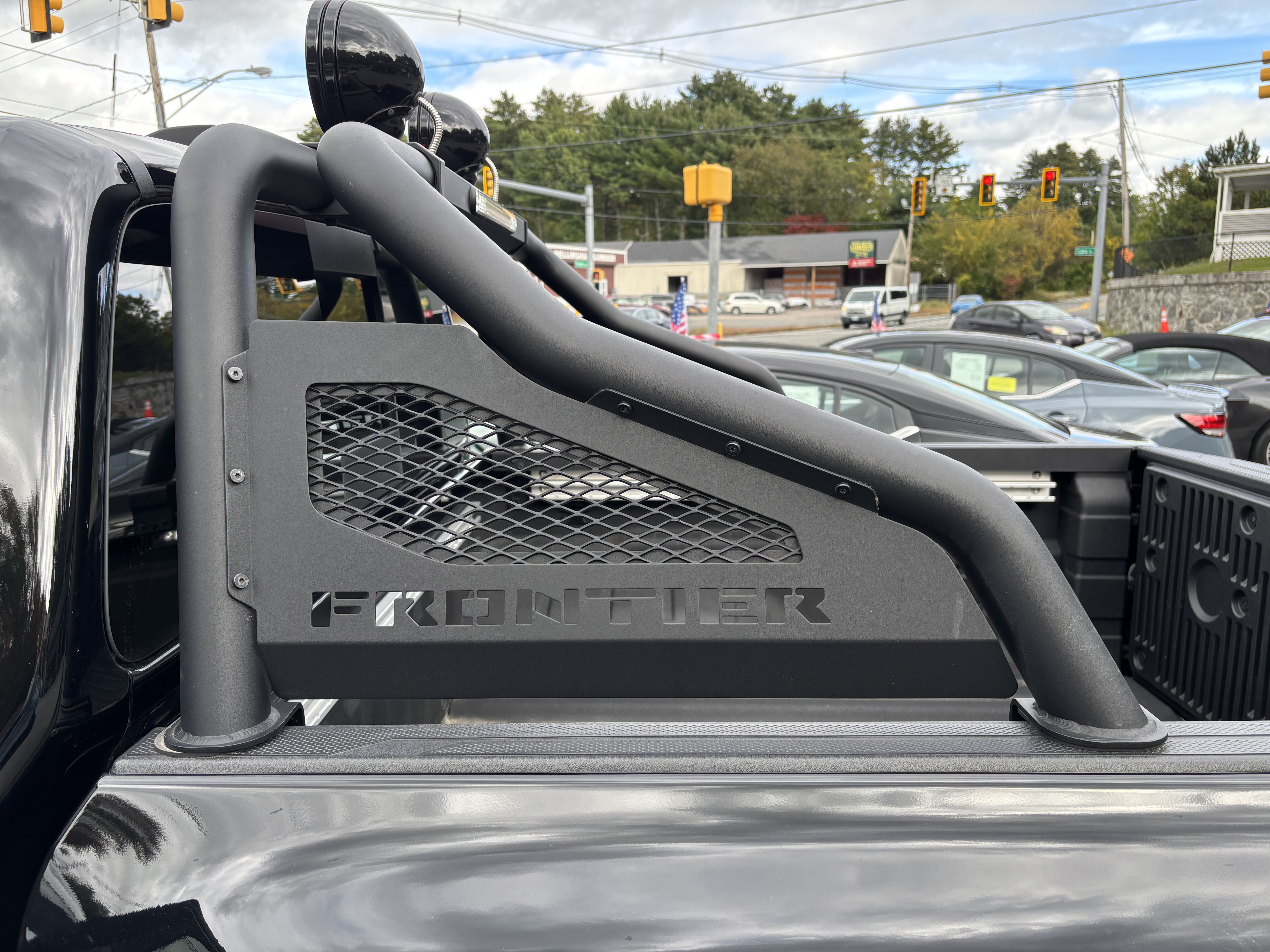 Used 2024 Nissan Frontier 4x4 Crew Cab image 8