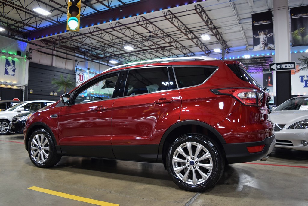 Used 2017 Ford Escape Titanium FWD image 12