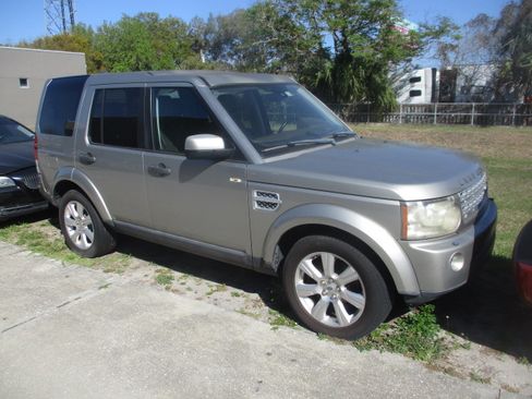 Used 2013 Land Rover LR4 HSE LUX image 2