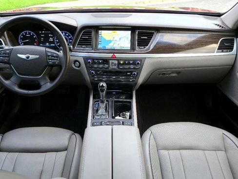 Used 2015 Hyundai Genesis 3.8 image 33