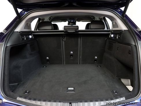 Used 2019 Alfa Romeo Stelvio AWD image 28
