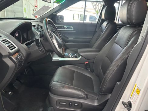 Used 2014 Ford Explorer Sport image 12