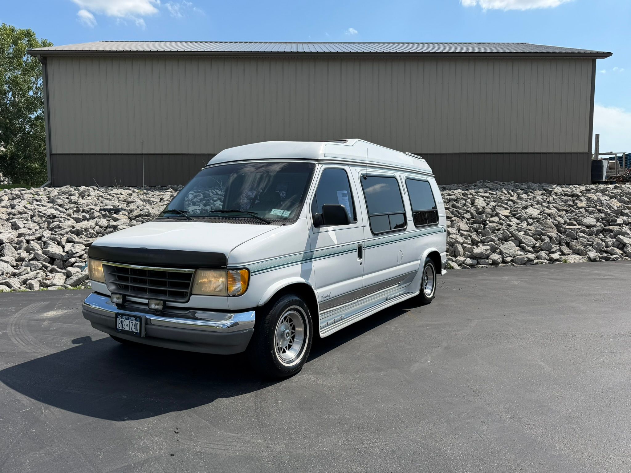 Used 1994 Ford E-150 and Econoline 150 Custom RWD image 2
