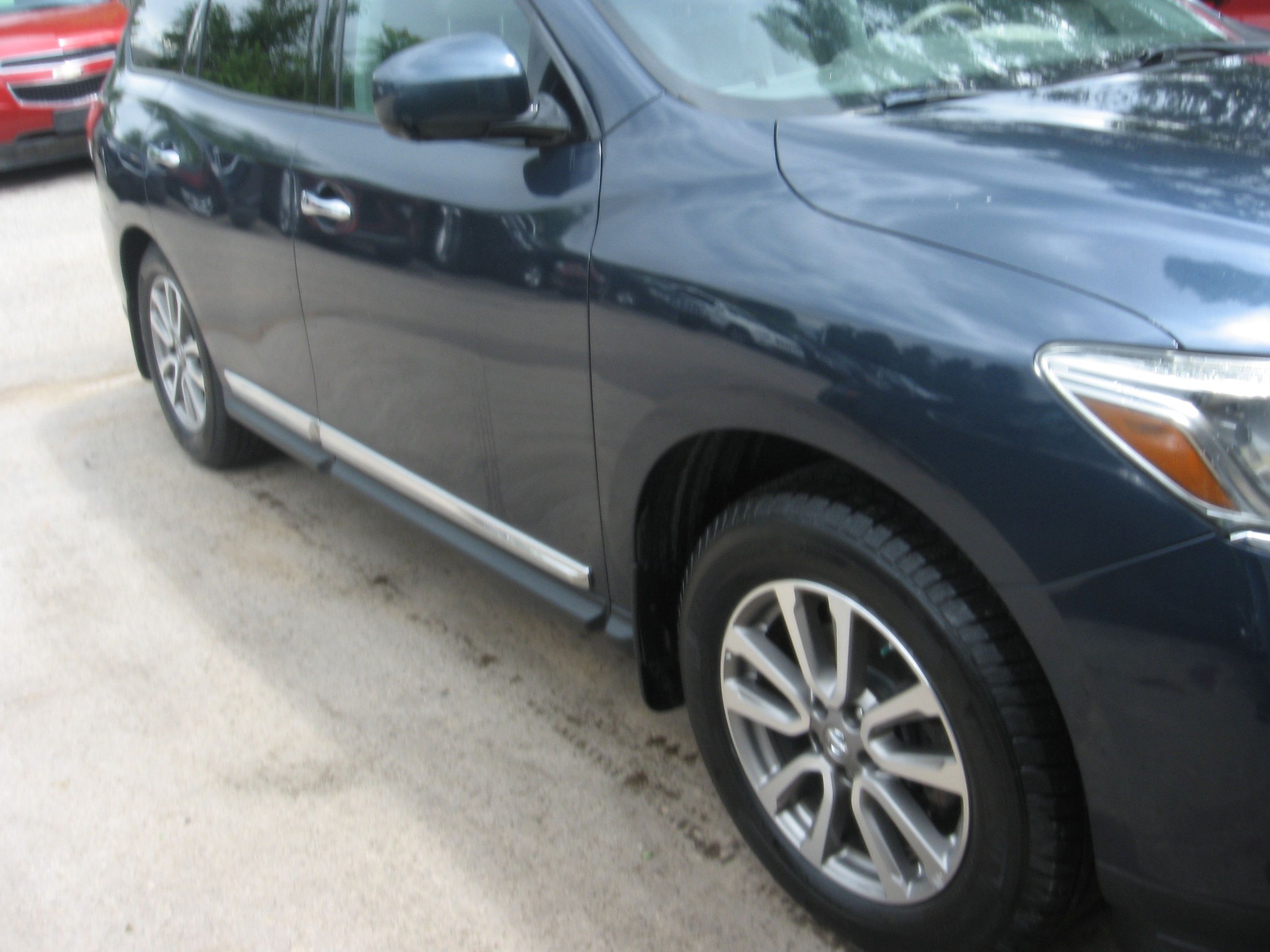 Used 2015 Nissan Pathfinder 4WD image 3