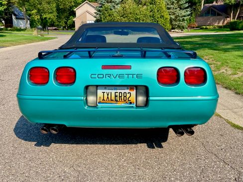 Used 1991 Chevrolet Corvette image 9