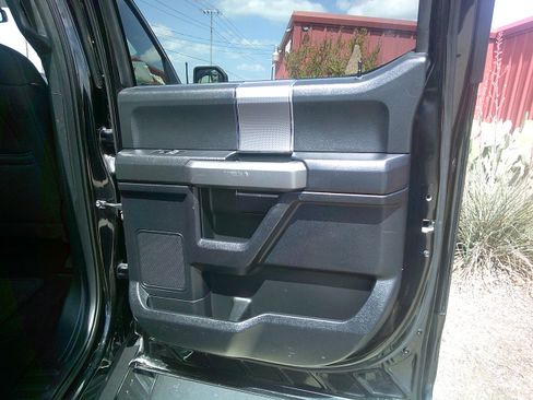 Used 2016 Ford F150 XLT image 11