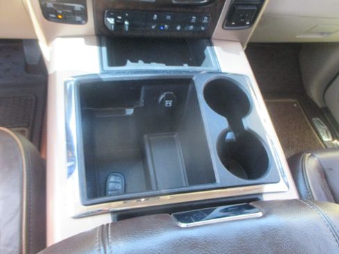 Used 2014 RAM 1500 4x4 Crew Cab Longhorn image 19
