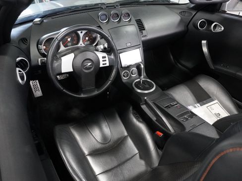 Used 2004 Nissan 350Z Touring image 11