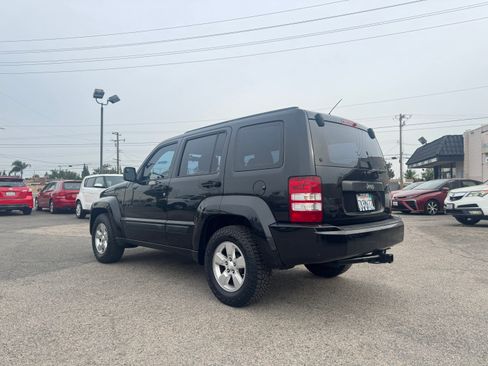 Used 2012 Jeep Liberty Sport image 4