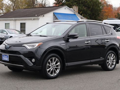 Used 2016 Toyota RAV4 Limited image 3