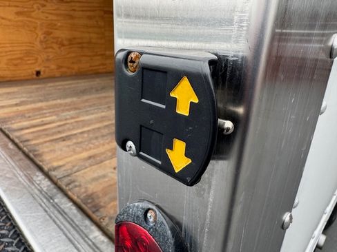 Used 2024 Ford E-350 and Econoline 350 image 6