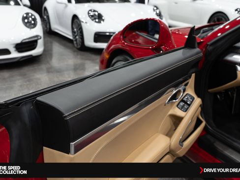 Used 2017 Porsche 911 Targa 4S image 23