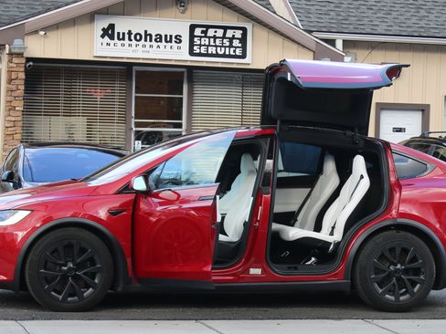 Used 2023 Tesla Model X image 5