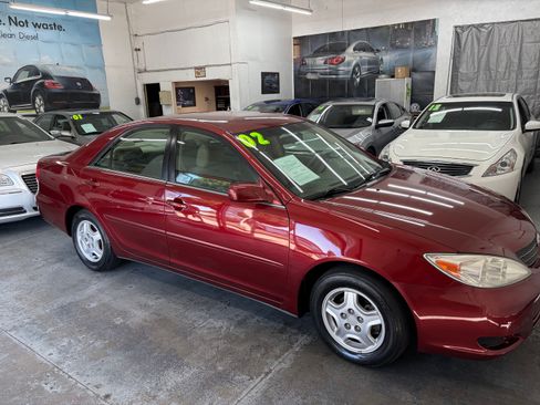 Used 2002 Toyota Camry V6 FWD image 2