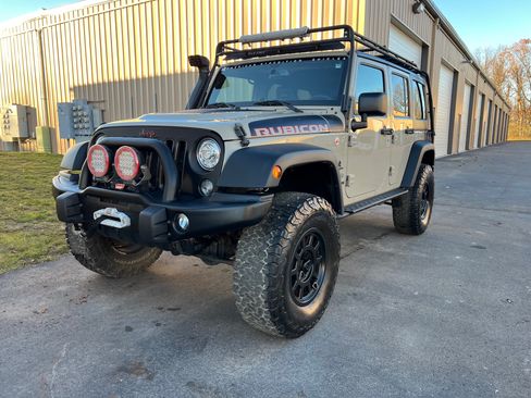 Used 2018 Jeep Wrangler Unlimited Rubicon image 2