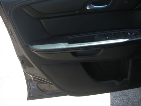 Used 2016 Chevrolet Traverse AWD LT w/ 1LT image 8