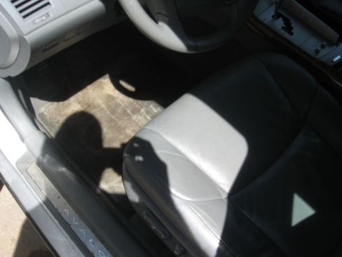 Used 2006 Toyota Avalon XLS FWD image 9
