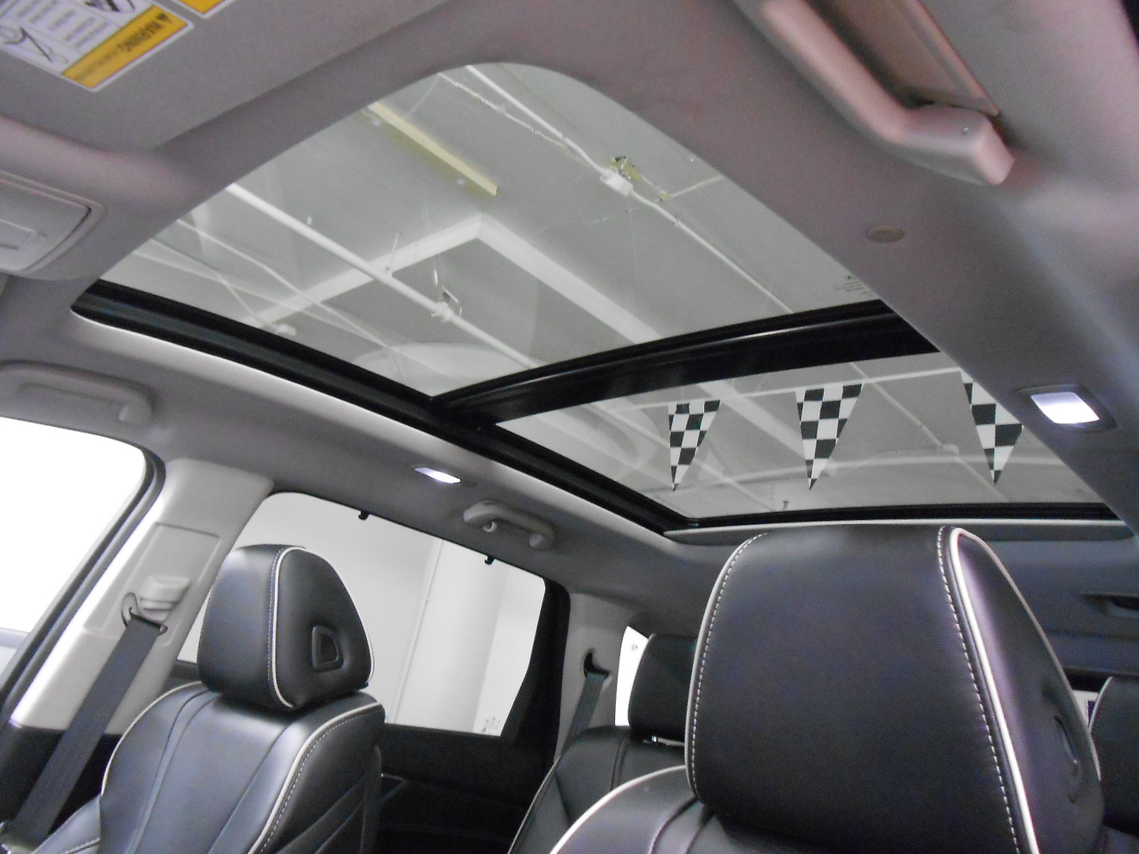 Used 2023 Acura MDX SH-AWD w/ Advance Package image 16