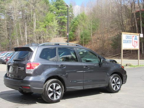 Used 2017 Subaru Forester 2.5i Premium image 7