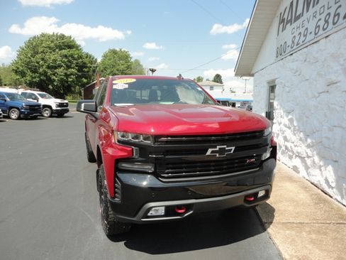 Used 2019 Chevrolet Silverado 1500 4x4 Crew Cab LT Trail Boss image 3